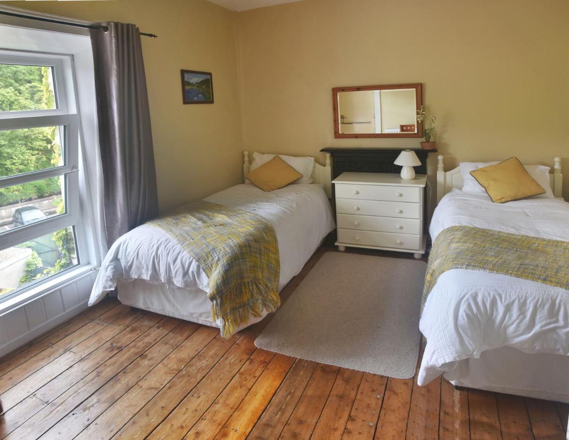The Village Bed And Breakfast Cushendall Eksteriør bilde